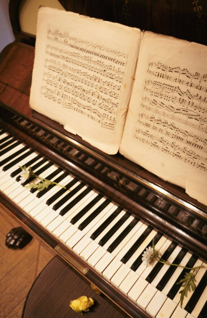 Ragtime piano cropped